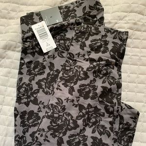 NWT TORRID LEGGINGS SIZE 2